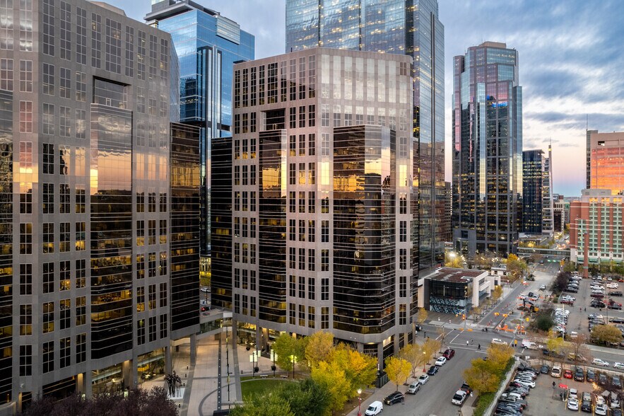 250 2nd St SW, Calgary, AB à louer - Photo du bâtiment - Image 1 de 11