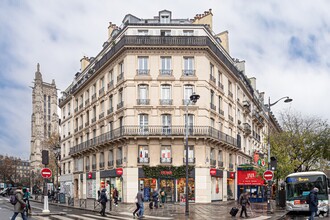 43 Rue De Rivoli, Paris for lease Interior Photo- Image 1 of 11
