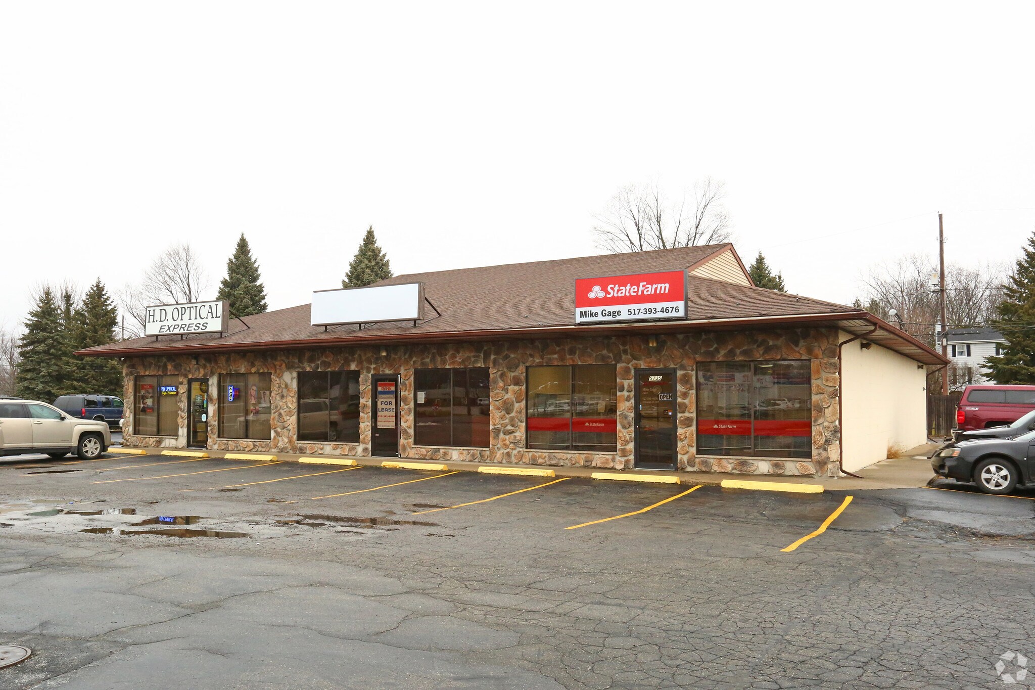 5735 S Cedar St, Lansing, MI à louer Photo principale- Image 1 de 15