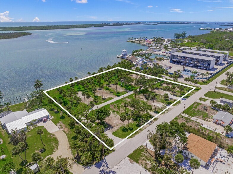 1 Rasche Road, Englewood, FL à vendre - Photo du bâtiment - Image 2 de 17