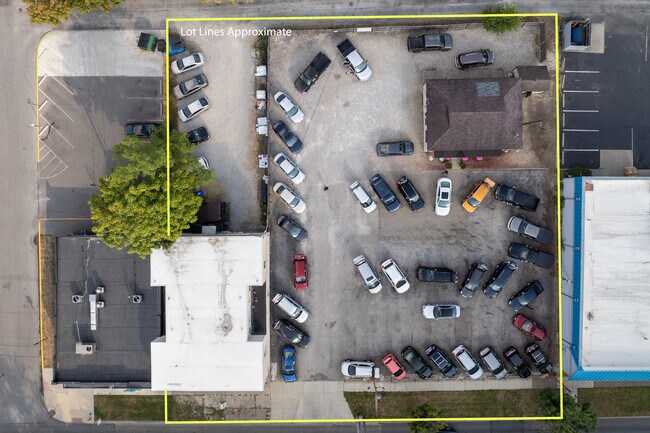 More details for 4760-4764 N High St, Columbus, OH - Retail for Sale