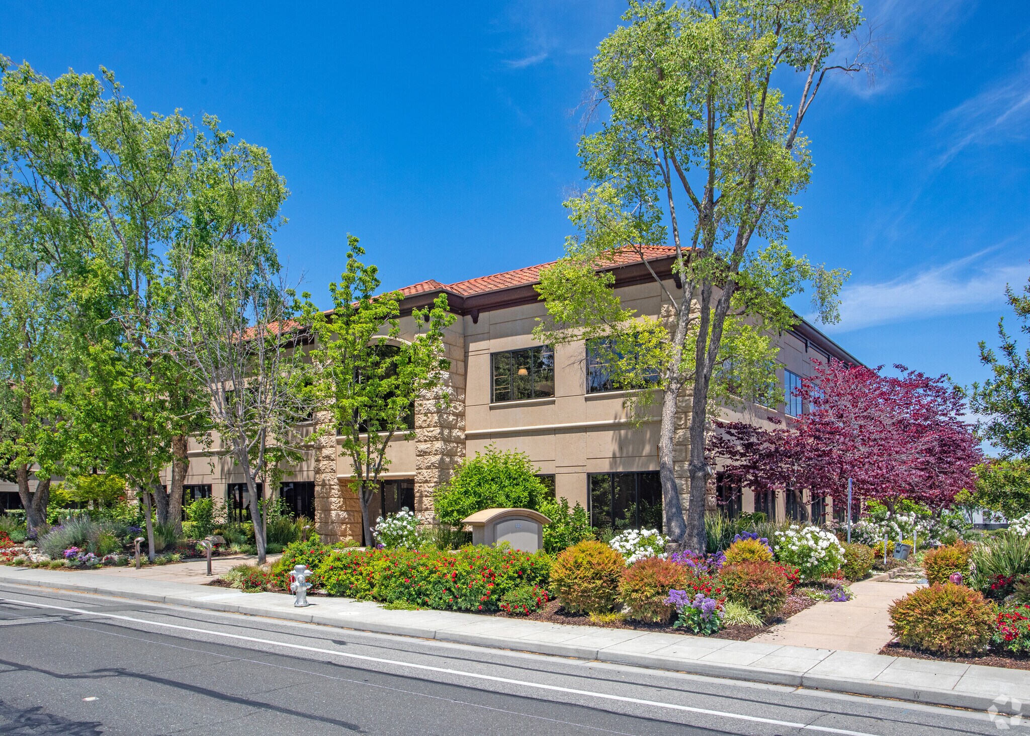 440 E Middlefield Rd, Mountain View, CA for lease Building Photo- Image 1 of 6