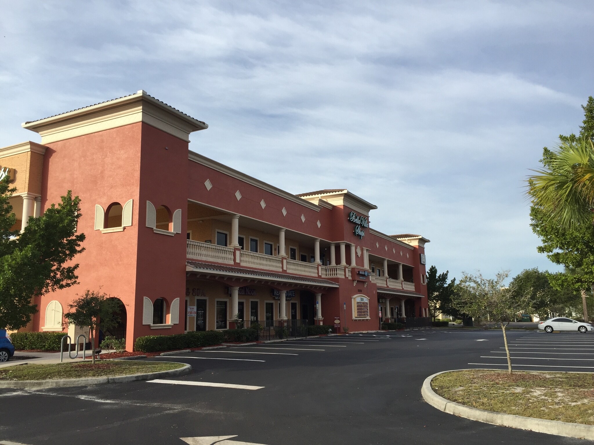 8890 Salrose Ln, Fort Myers, FL for lease Interior Photo- Image 1 of 9