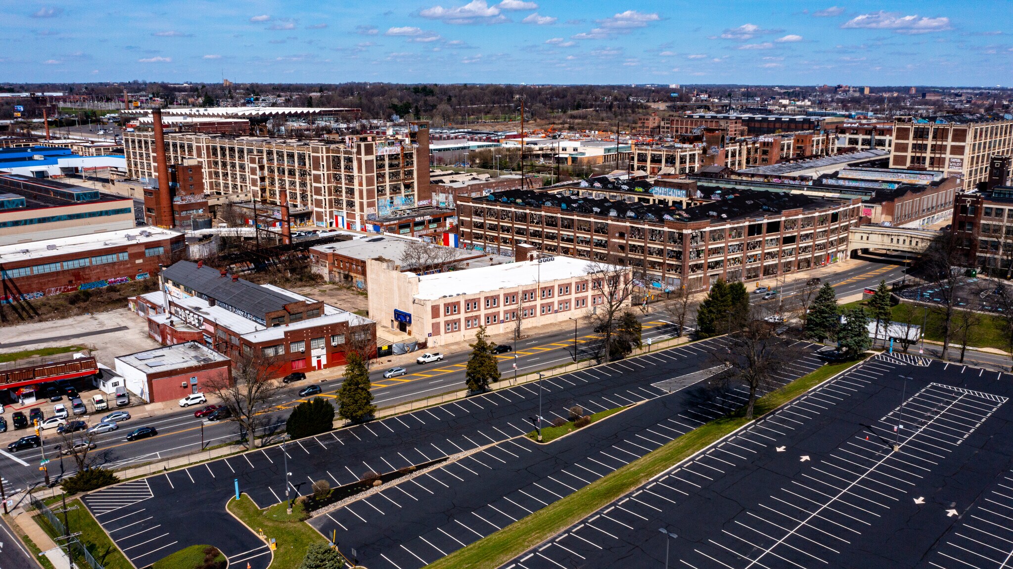 2613 W Hunting Park Ave, Philadelphia, PA for lease Primary Photo- Image 1 of 102