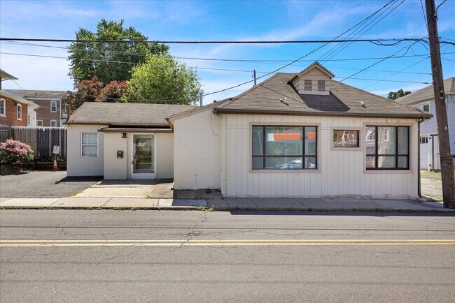 More details for 318 State St, Pottstown, PA - Retail for Sale