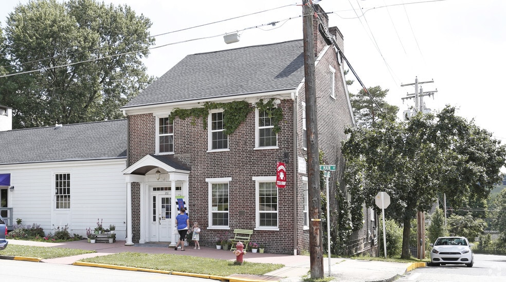 201 E Main St, Ligonier Township, PA à louer - Photo principale - Image 1 de 3