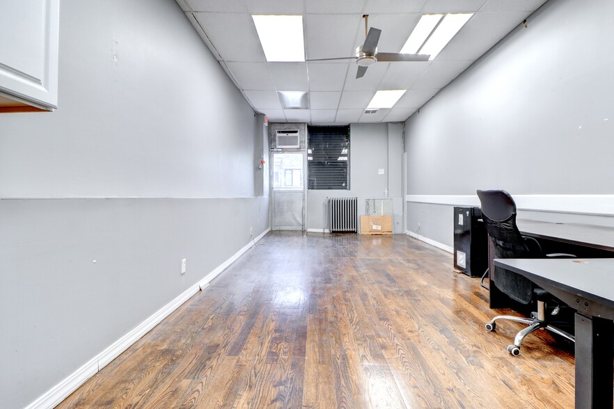 451 Grandview Ave, Ridgewood, NY for lease - Building Photo - Image 2 of 6