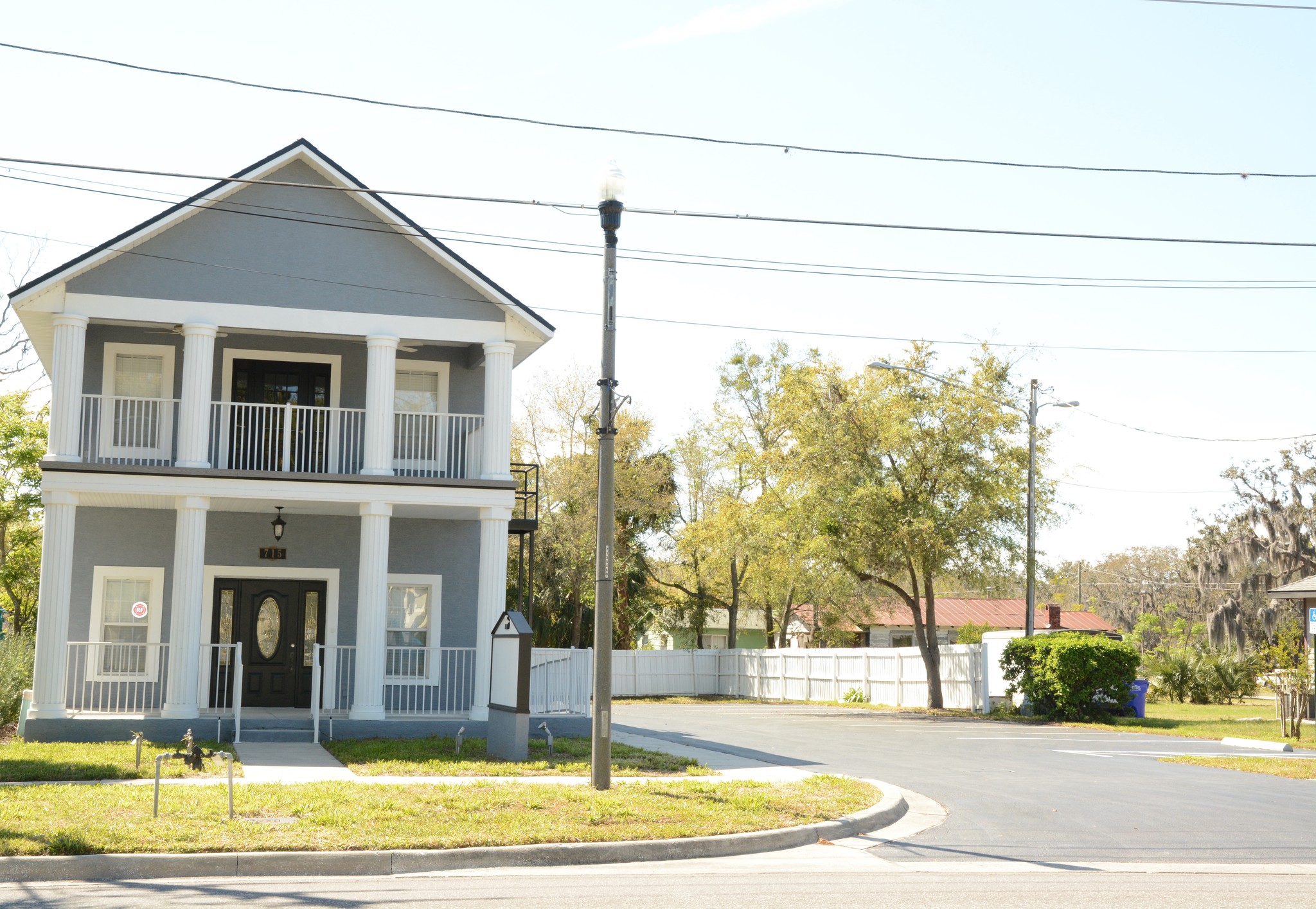 715 W Main St, Tavares, FL for sale Primary Photo- Image 1 of 1