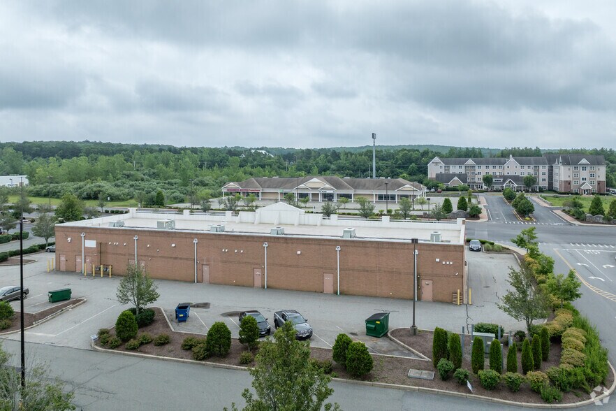 670-678 Centre Of New England Blvd, Coventry, RI for sale - Building Photo - Image 3 of 5