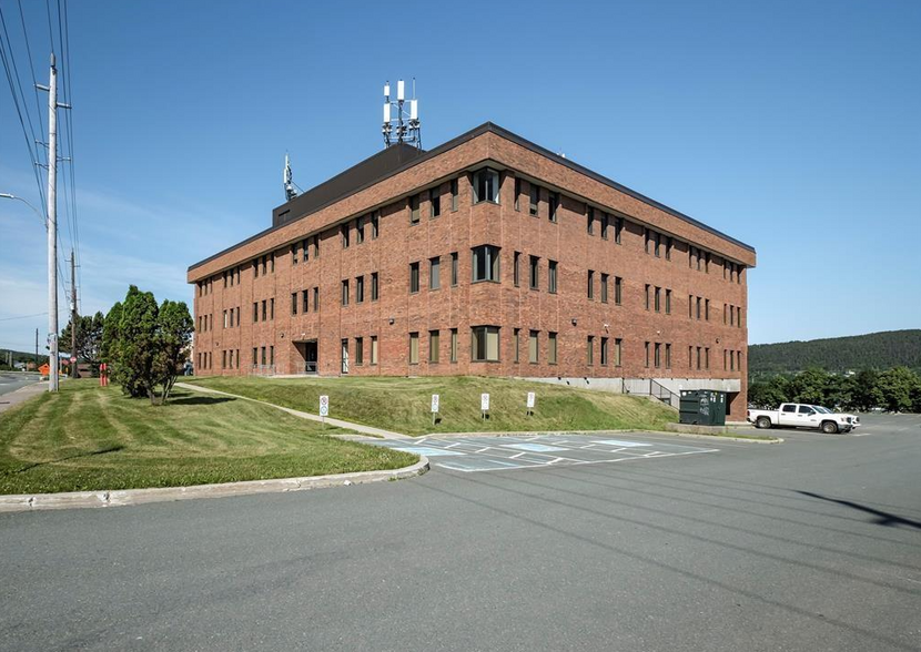 136 Crosbie Rd, St. John's, NL à vendre - Photo du bâtiment - Image 1 de 4