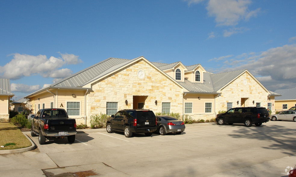 33300 Egypt Ln, Magnolia, TX for lease - Building Photo - Image 2 of 25