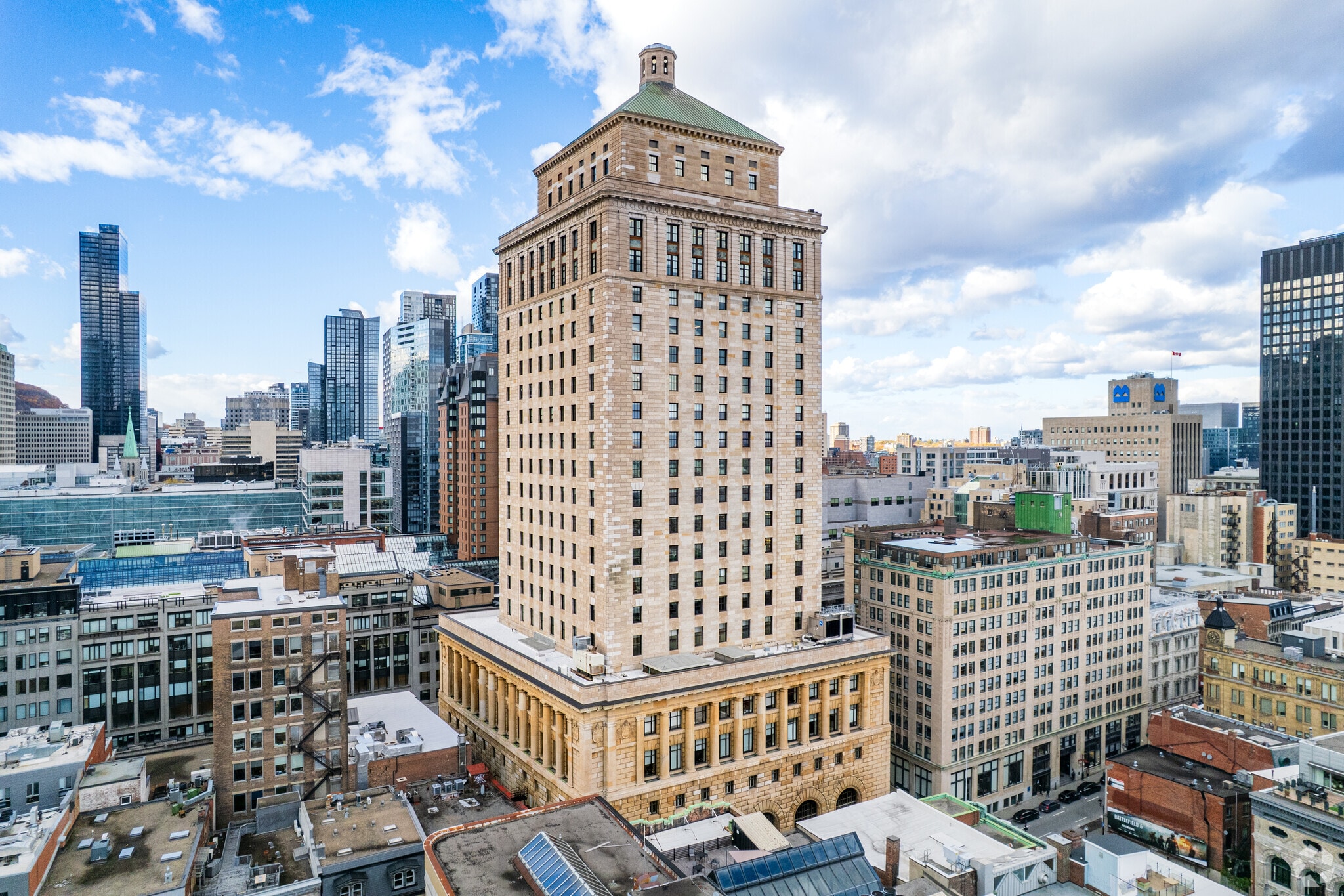 360 Rue Saint-Jacques, Montréal, QC à louer Photo du bâtiment- Image 1 de 15