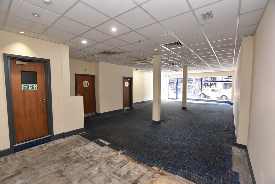 73 Murray Pl, Stirling à louer - Photo du bâtiment - Image 3 de 5