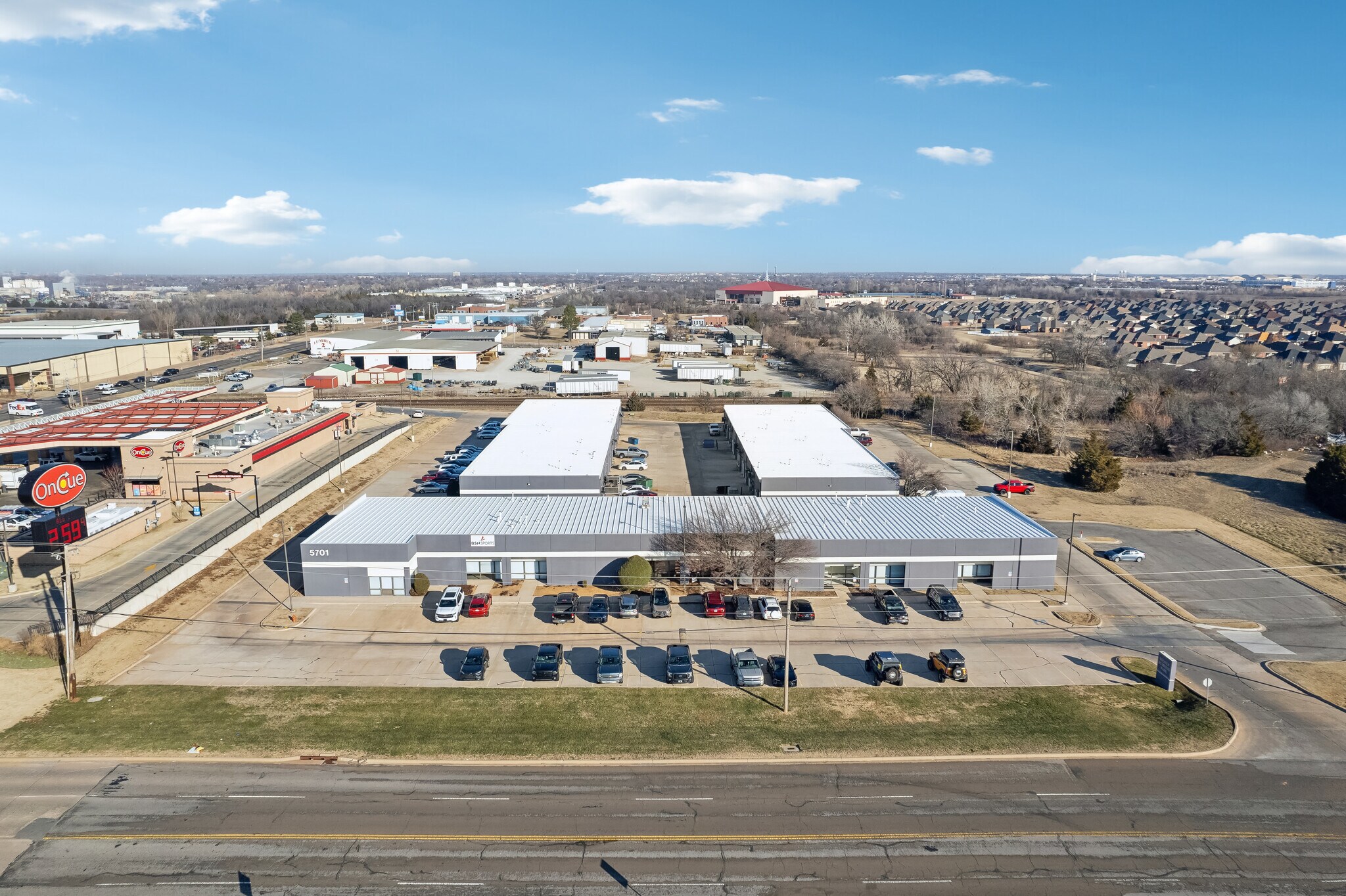 5701 E I 240 Service Rd, Oklahoma City, OK à louer Photo principale- Image 1 de 2