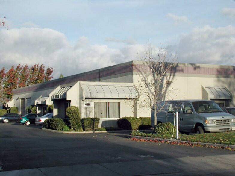 2828 Aiello Dr, San Jose, CA à vendre - Photo du bâtiment - Image 3 de 4
