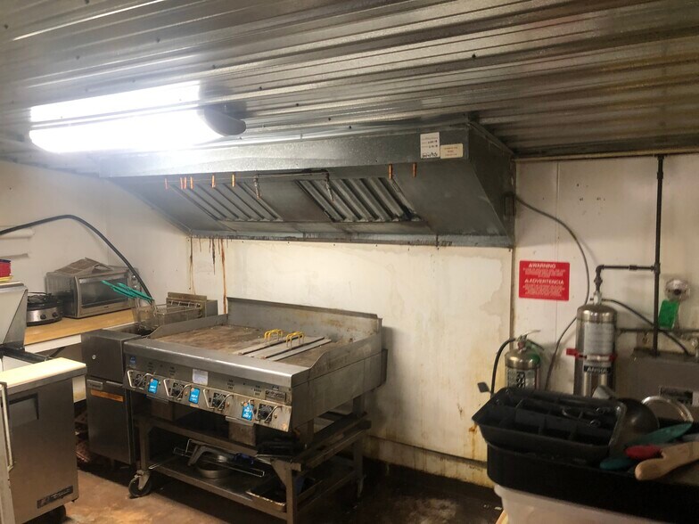 101 Shawnee Ave, Cromwell, OK à vendre - Photo intérieure - Image 3 de 8