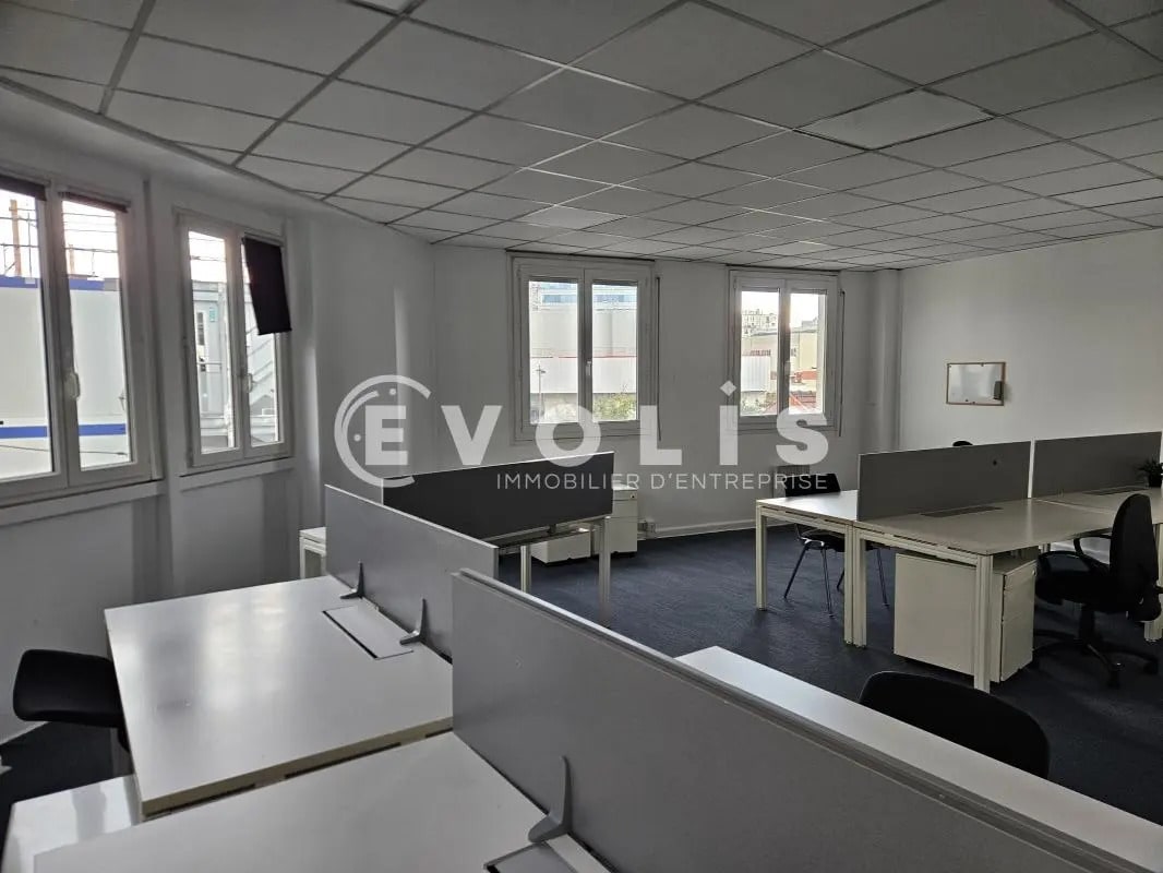 Office in Montrouge for lease Interior Photo- Image 1 of 13