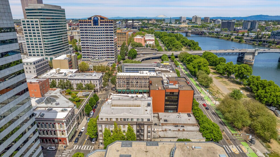 838 SW 1st Ave, Portland, OR à louer - Photo du bâtiment - Image 3 de 19