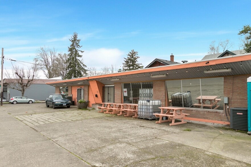 3210-3236 SE 50th Ave, Portland, OR for lease - Building Photo - Image 3 of 4