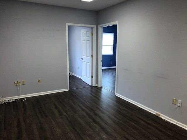 722 Grant St, Herndon, VA à vendre - Photo du bâtiment - Image 2 de 62