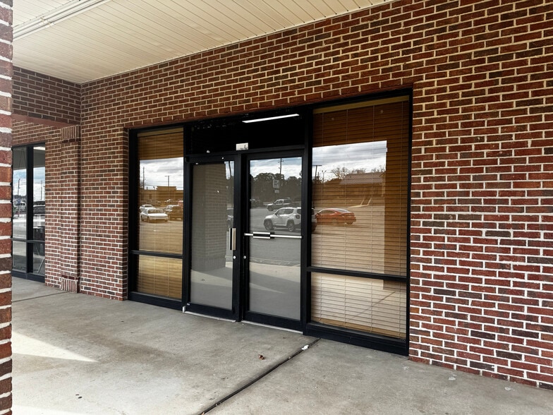 200 W Clinton St, Gray, GA for lease - Building Photo - Image 3 of 9