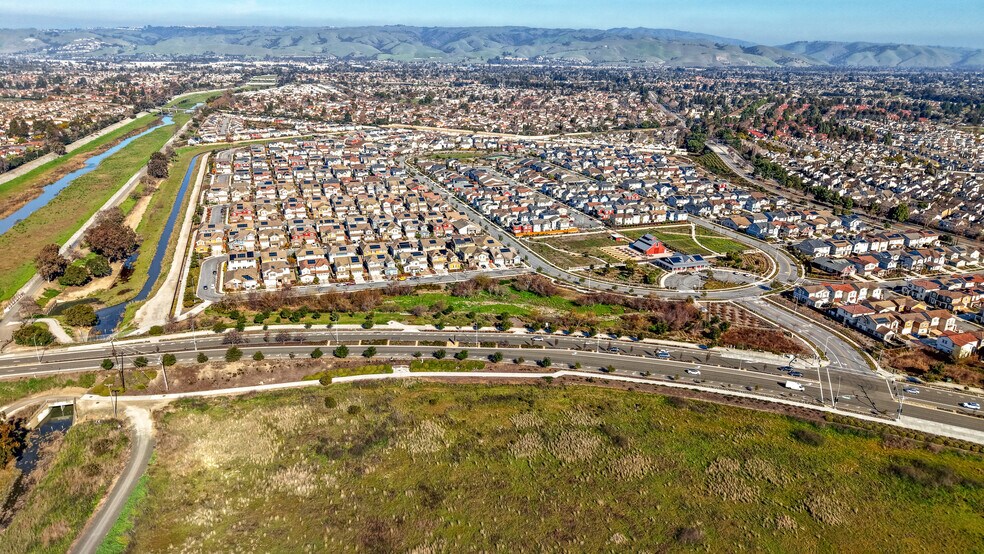 Ardenwood Blvd, Fremont, CA à vendre - Aérien - Image 2 de 4
