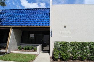 7602-7644 15th St E, Sarasota, FL for lease Interior Photo- Image 1 of 6
