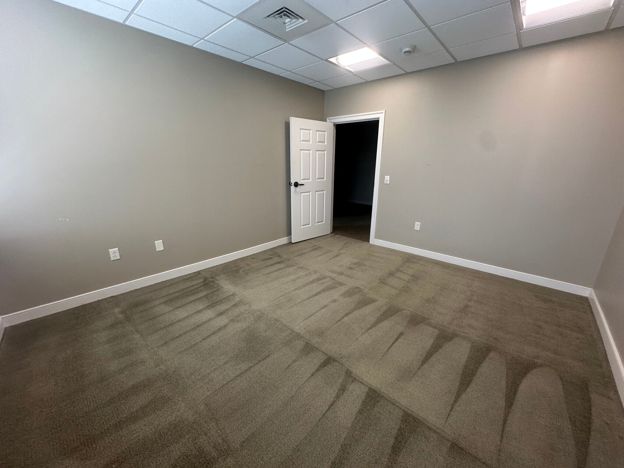 10 N Church St, West Chester, PA for lease Interior Photo- Image 1 of 3
