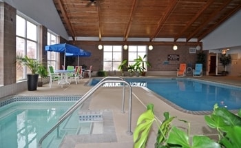 1 River Bend Pl, Chaska, MN à vendre - Photo du bâtiment - Image 3 de 21