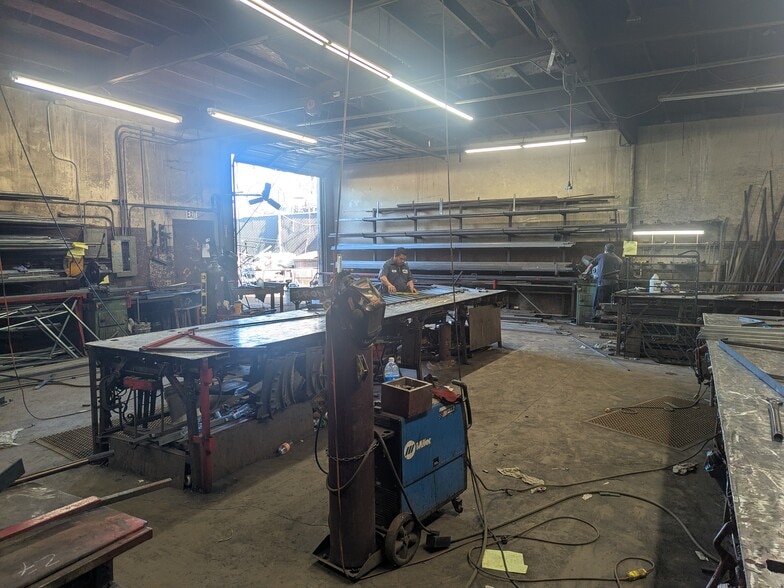 16101 Construction Cir W, Irvine, CA à louer - Photo du bâtiment - Image 2 de 9