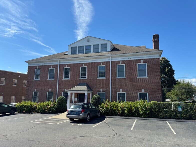 65 East Ave, Norwalk, CT à vendre - Photo du bâtiment - Image 3 de 19