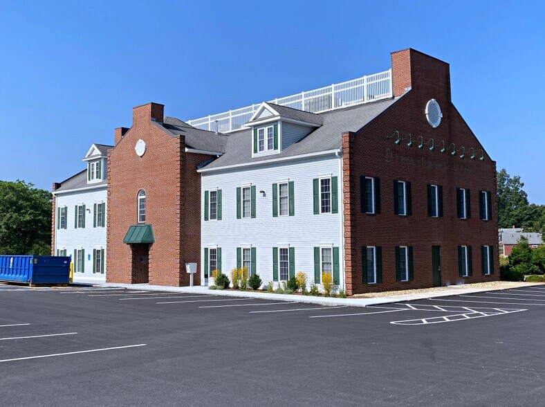 100 Boston Rd, Groton, MA à vendre - Photo du bâtiment - Image 2 de 5
