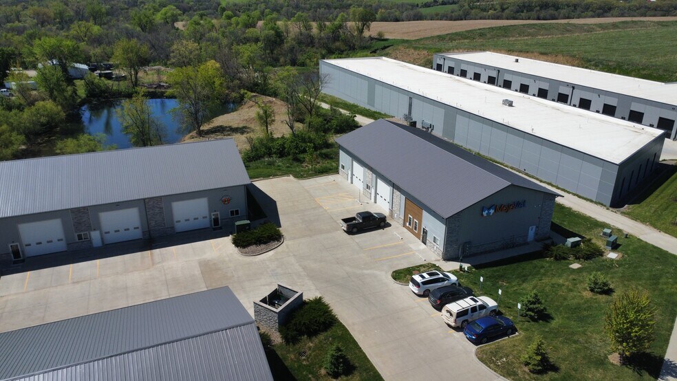 700 Interstate Pky, Waukee, IA à louer - Photo du bâtiment - Image 2 de 6