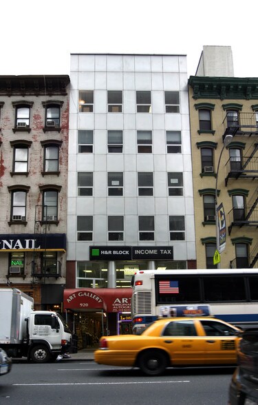 920 Third Ave, New York, NY for lease - Lobby - Image 2 of 2