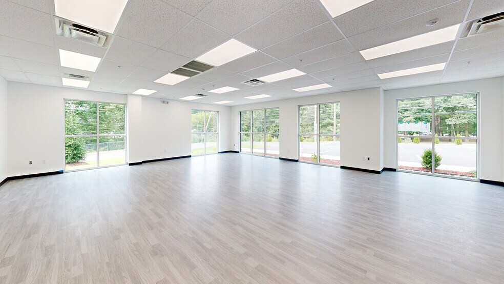 683 Daniel Webster Hwy, Merrimack, NH à louer - Numérisation 3D de Matterport - Image 3 de 14