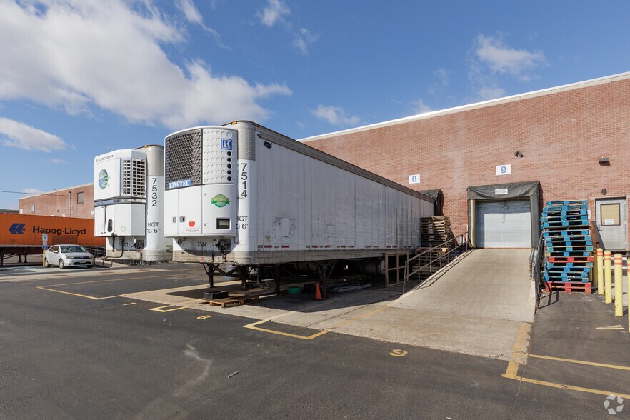 100 Industrial Rd, Carlstadt, NJ à louer - Photo du bâtiment - Image 2 de 7
