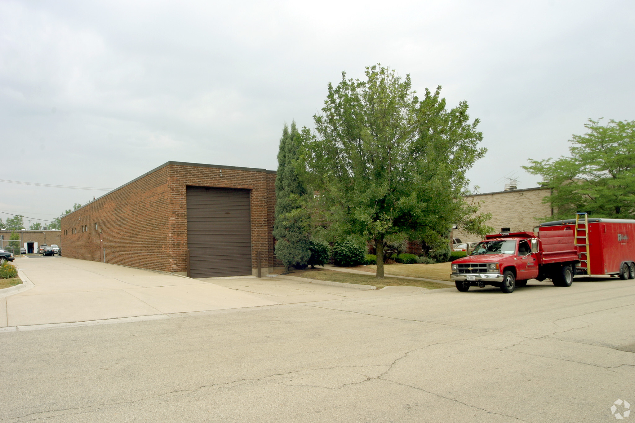 906 Lunt Ave, Schaumburg, IL for sale Primary Photo- Image 1 of 1