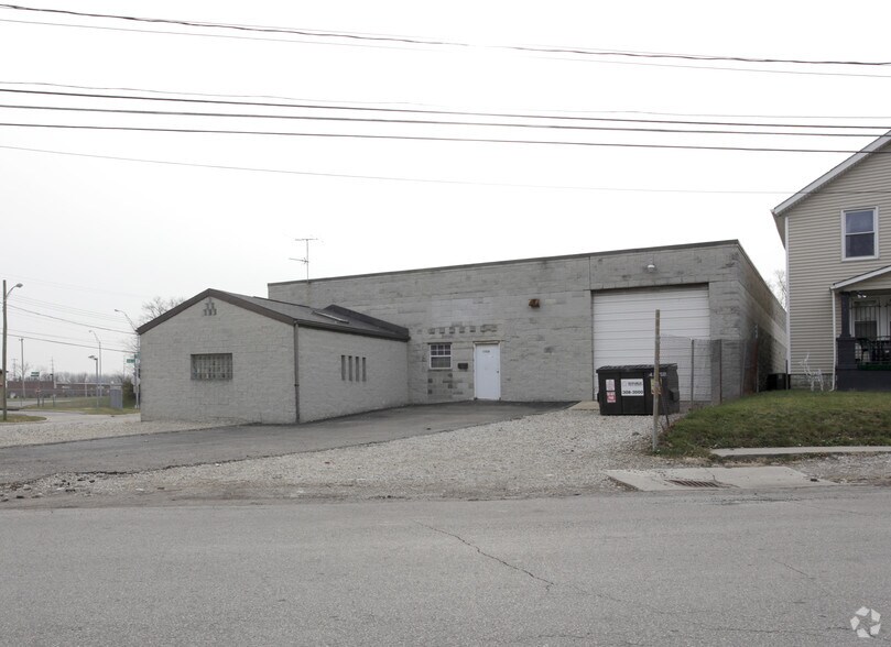 1759 Old Leonard Ave, Columbus, OH à vendre - Photo du bâtiment - Image 2 de 9