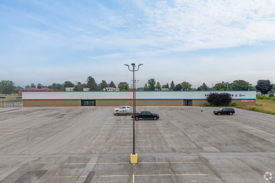 6015-6017 S Transit Rd, Lockport, NY à vendre - Photo du bâtiment - Image 3 de 15