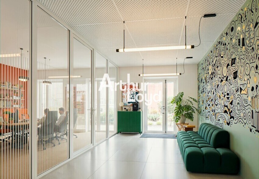Office in Valbonne for sale - Building Photo - Image 2 of 6
