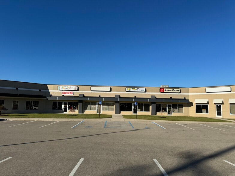 4485 Plainfield Ave NE, Grand Rapids, MI for lease - Building Photo - Image 1 of 2