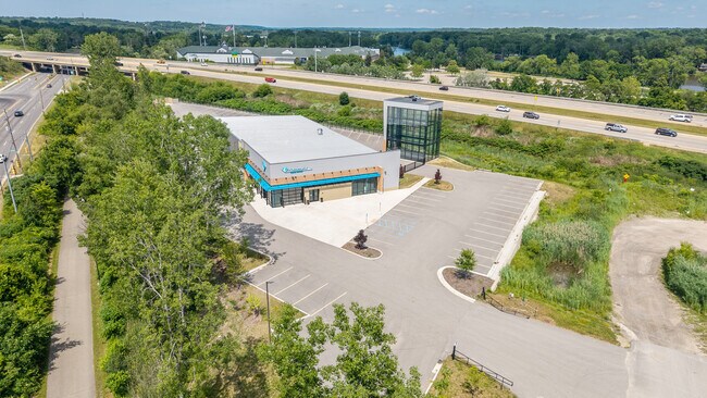 More details for 247 Morrissey Dr NE, Comstock Park, MI - Retail for Sale