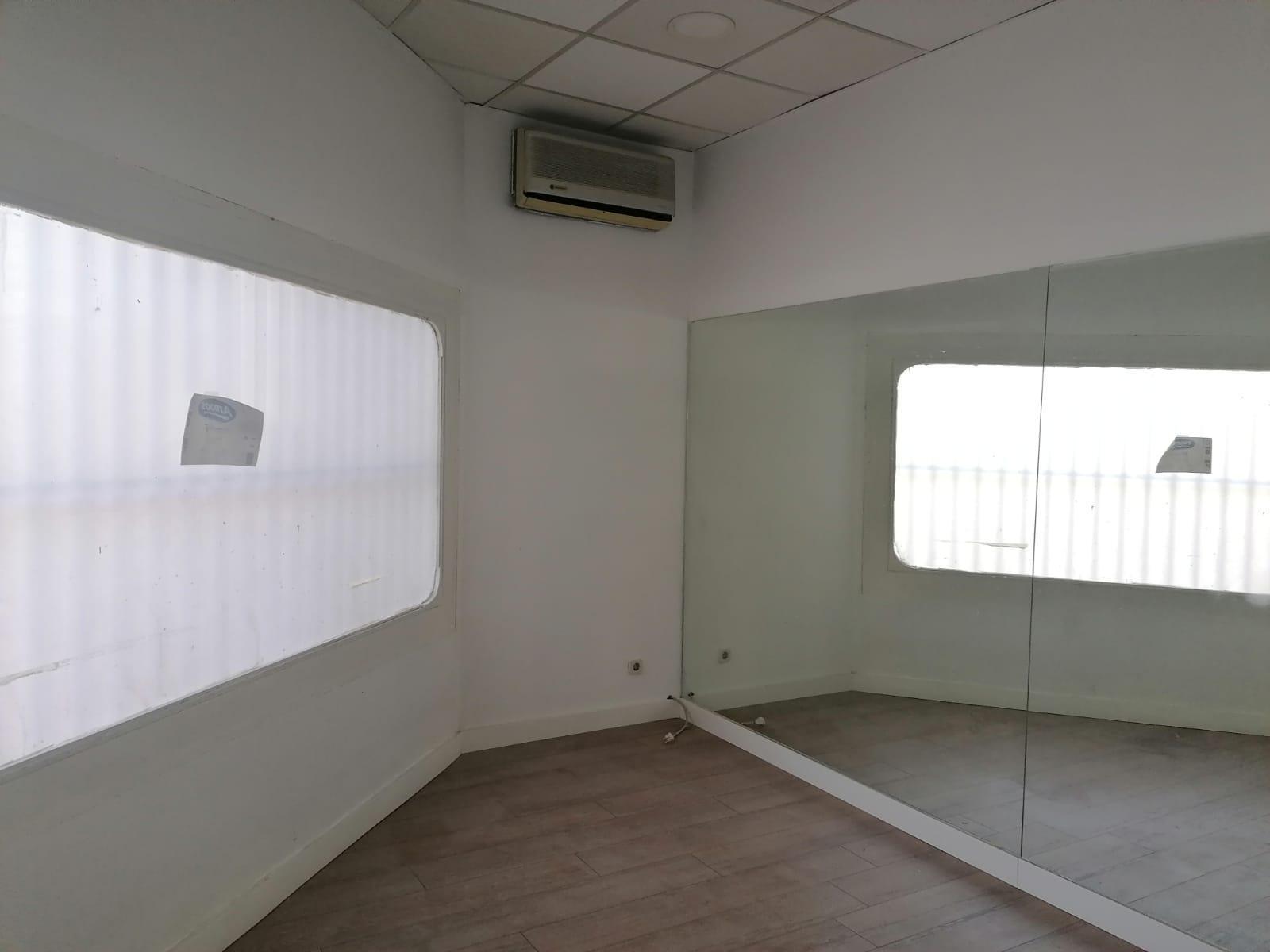 Bureau/Commerce de détail dans Alcobendas, Madrid à louer Photo intérieure- Image 1 de 4