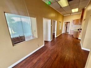 520-540 W Palmdale Blvd, Palmdale, CA for lease Interior Photo- Image 2 of 9