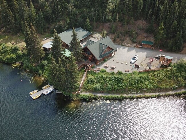 Plus de détails pour 8428 British Columbia 24, Lone Butte, BC - Services hôteliers à vendre