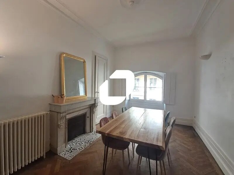 Office in Bordeaux for lease Interior Photo- Image 1 of 15