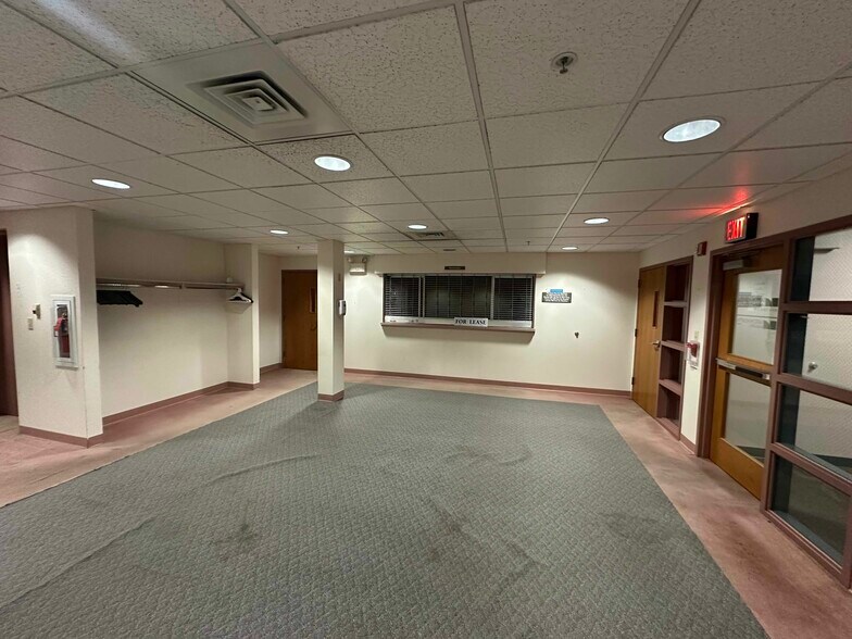 3735 Easton Nazareth Hwy, Easton, PA à louer - Photo du bâtiment - Image 2 de 9