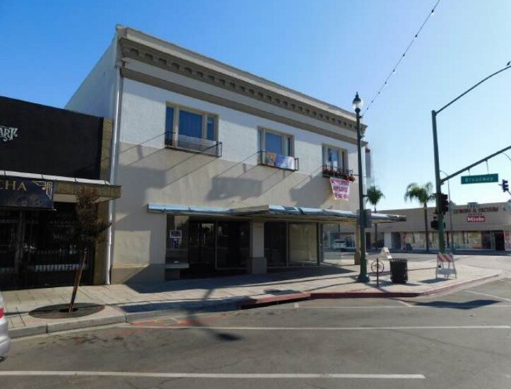 101 E Grand Ave, Escondido, CA à louer - Photo du bâtiment - Image 2 de 11