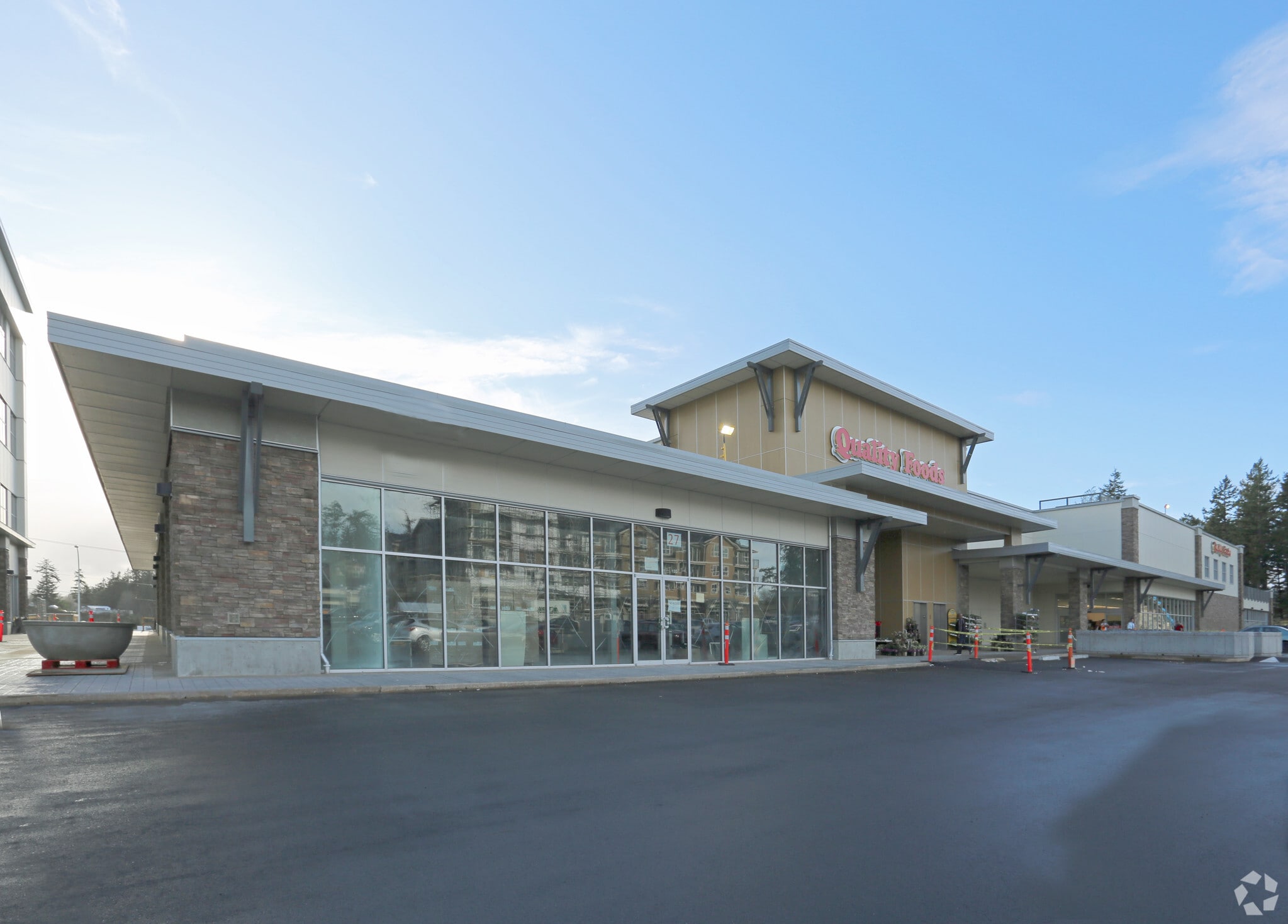 23-33 Helmcken Rd, View Royal, BC for sale Primary Photo- Image 1 of 1