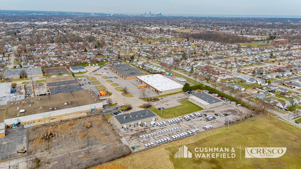 4299 Cranwood Pky, Warrensville Heights, OH for sale - Building Photo - Image 2 of 3